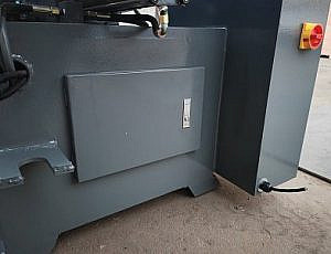 Фото 26 - MetalTec BS 350 CA автоматический колонный ленточнопильный станок.